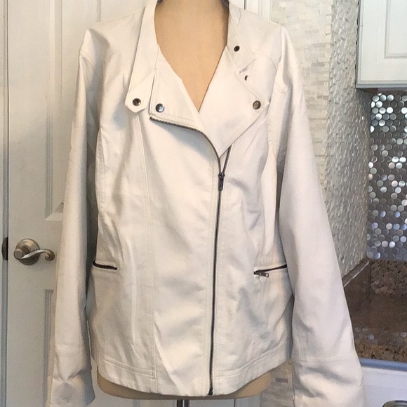 torrid Jackets & Blazers - ❤️🏆3XHP🏆TORRID IVORY LEATHER CLOUD DANCER JACKET